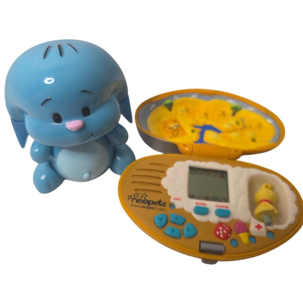 Neopets Virtual Pet Toy Lot Aisha Handheld Game Plushie Kougra Electronic